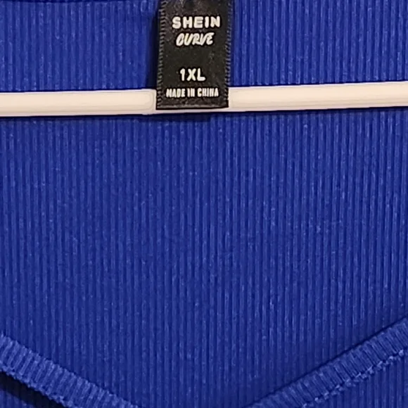 SHEIN Curve Plus Solid Criss Cross Top - Picture 4 of 7